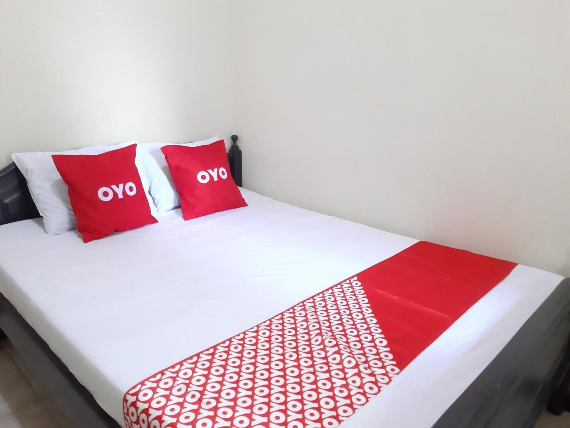 Oyo 2826 Panderman Residence Blitar Экстерьер фото
