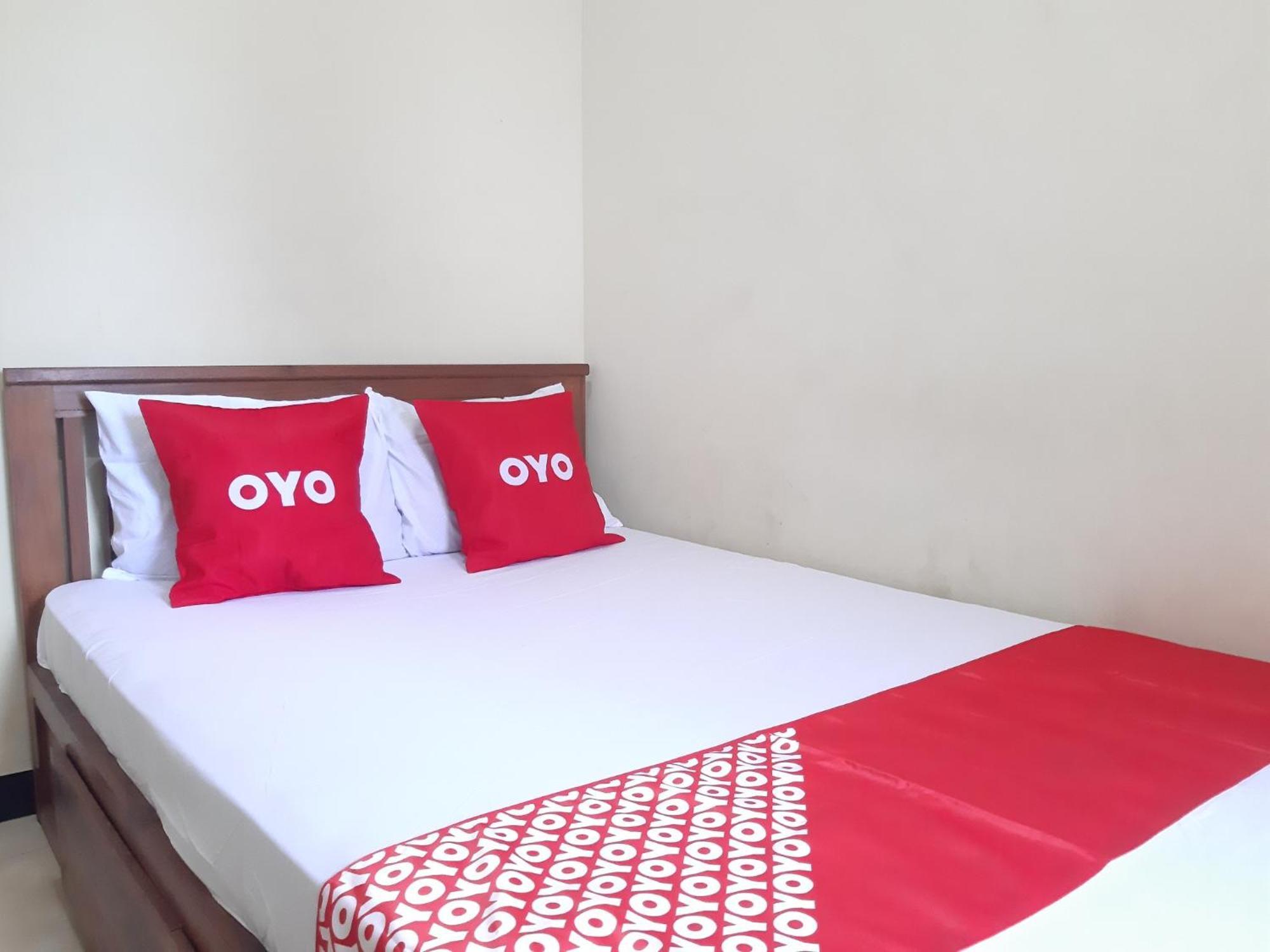 Oyo 2826 Panderman Residence Blitar Экстерьер фото