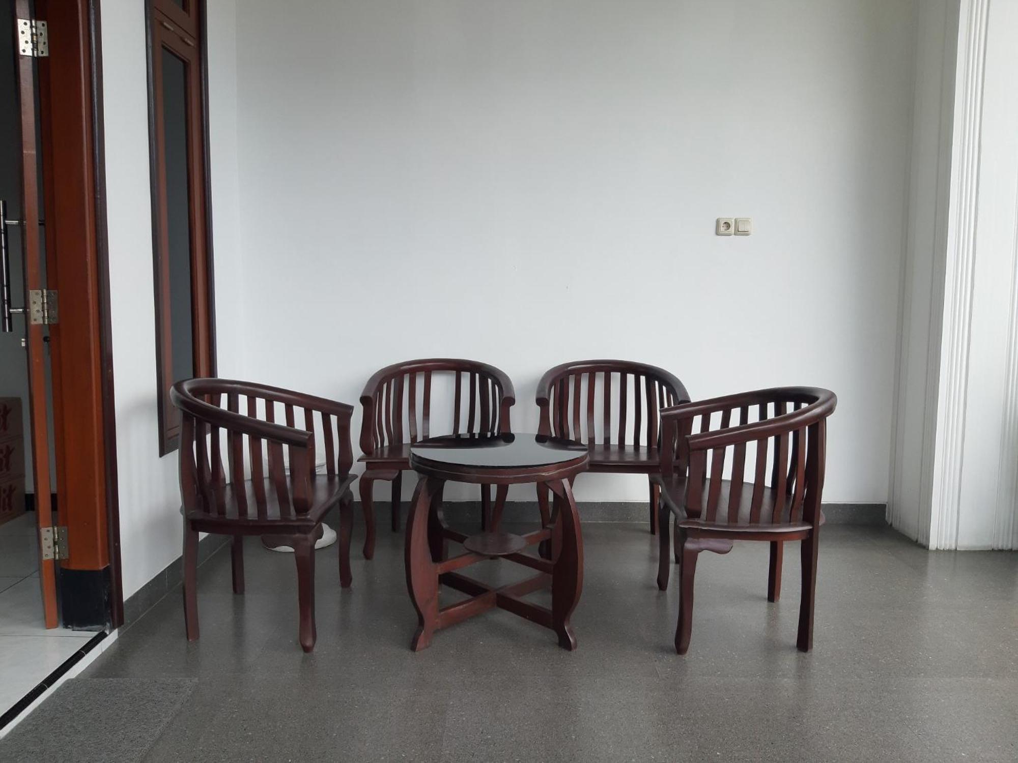 Oyo 2826 Panderman Residence Blitar Экстерьер фото