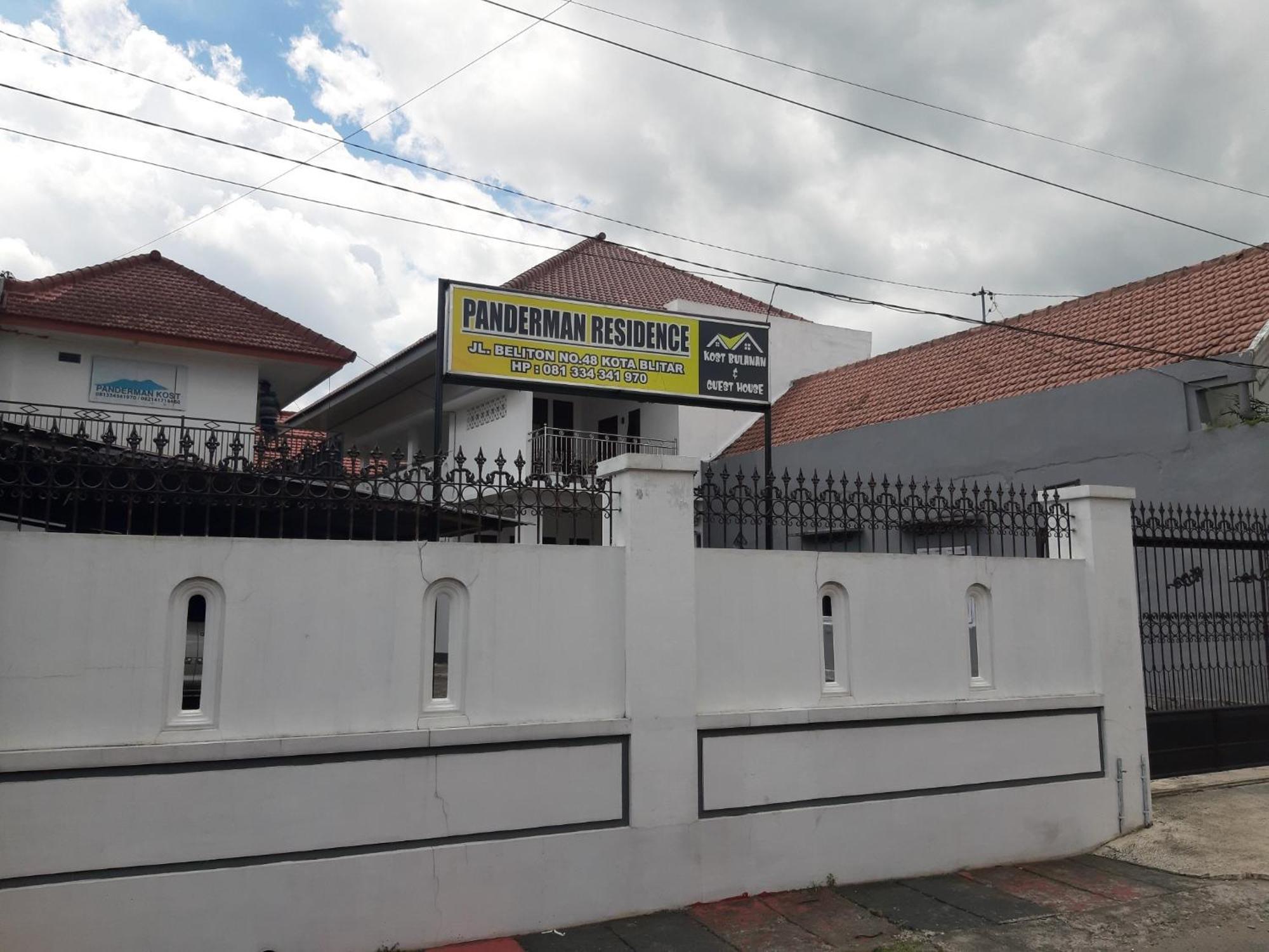 Oyo 2826 Panderman Residence Blitar Экстерьер фото