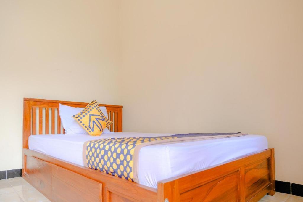 Oyo 2826 Panderman Residence Blitar Экстерьер фото