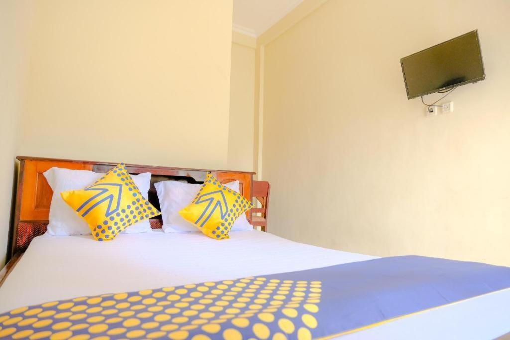 Oyo 2826 Panderman Residence Blitar Экстерьер фото