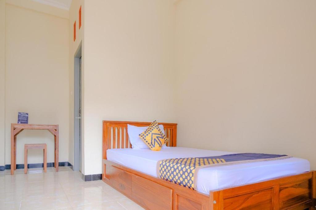 Oyo 2826 Panderman Residence Blitar Экстерьер фото