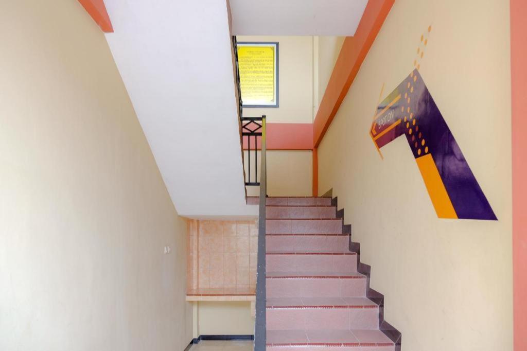 Oyo 2826 Panderman Residence Blitar Экстерьер фото
